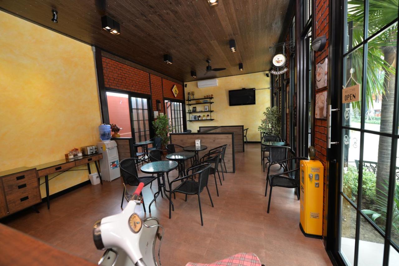 The Room Boutique Hotel Sakon Nakhon Exterior photo