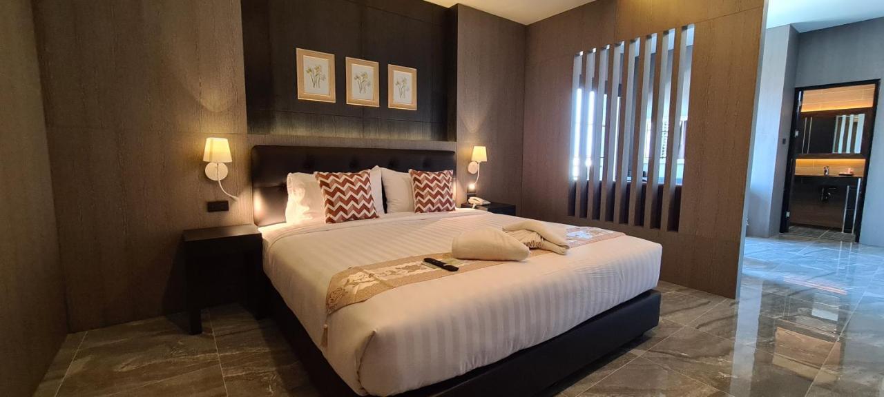 The Room Boutique Hotel Sakon Nakhon Exterior photo