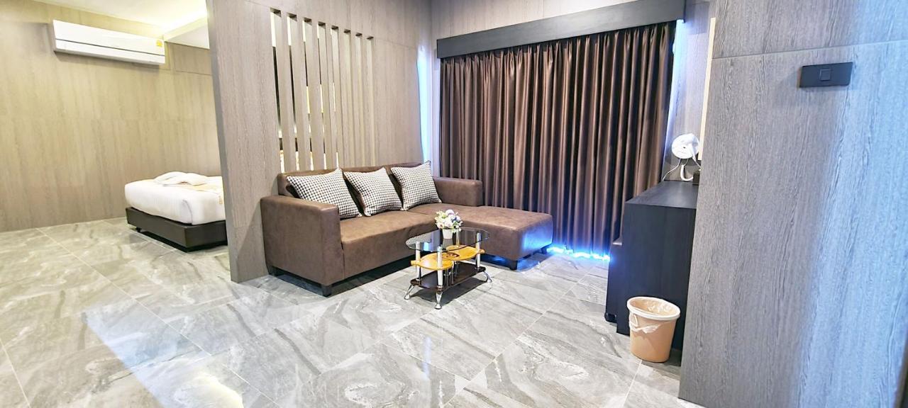 The Room Boutique Hotel Sakon Nakhon Exterior photo
