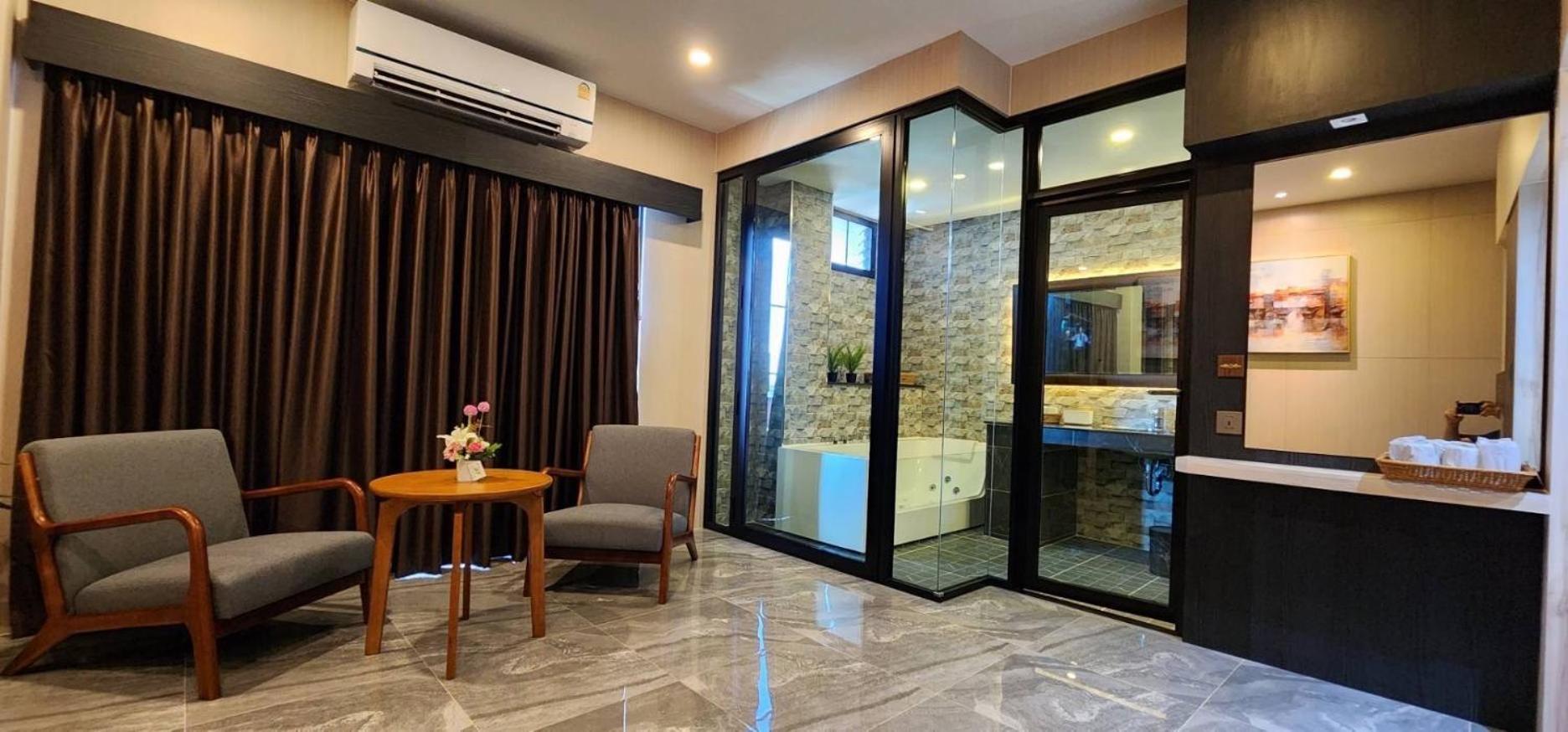 The Room Boutique Hotel Sakon Nakhon Exterior photo